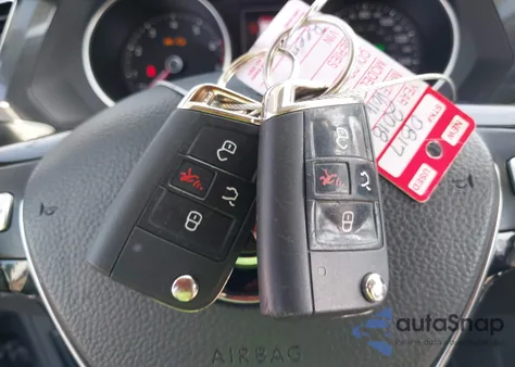 2018 Volkswagen Tiguan Se/Sel z USA, uszkodzony, nr VIN 3VV3B7AX7JM092168